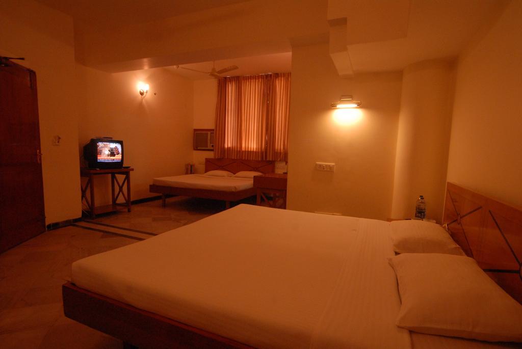 The Komfort Inn Chandīgarh Kamer foto
