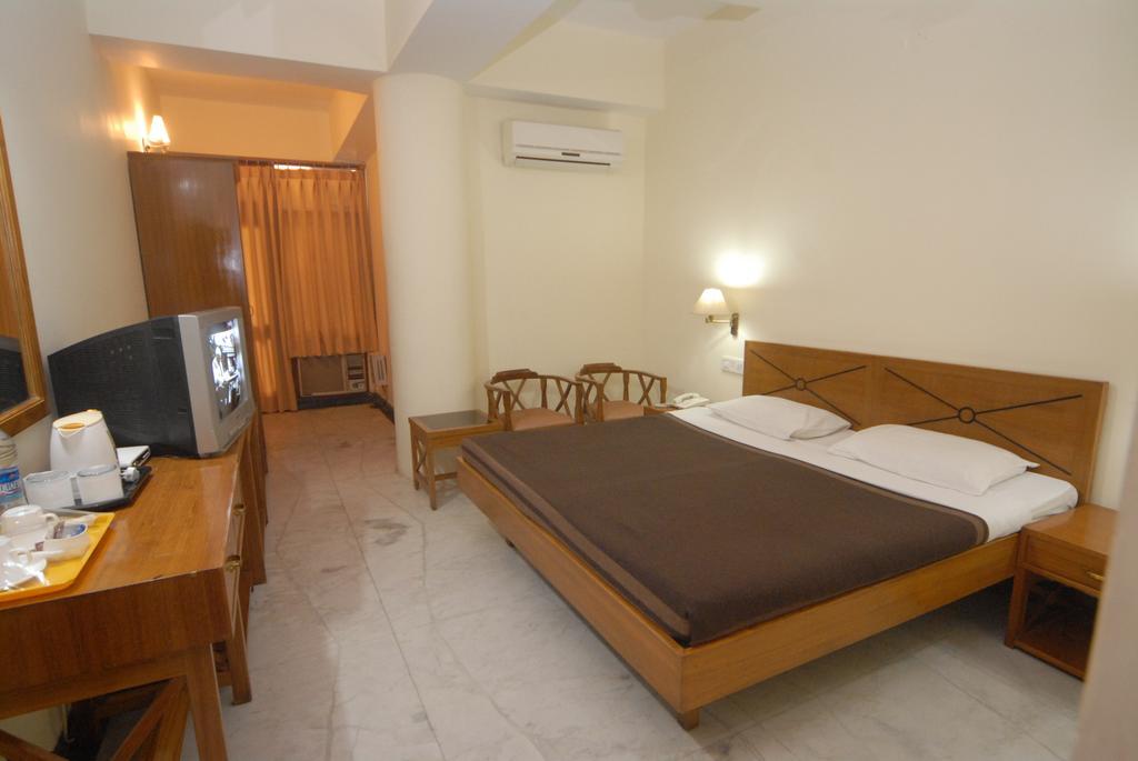The Komfort Inn Chandīgarh Kamer foto