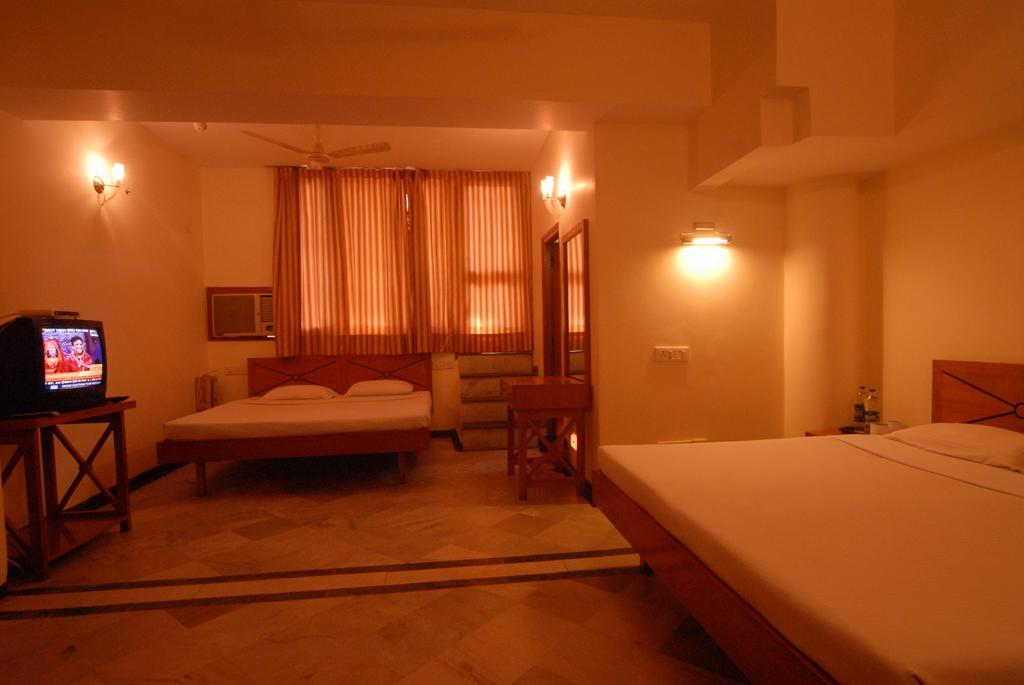 The Komfort Inn Chandīgarh Kamer foto